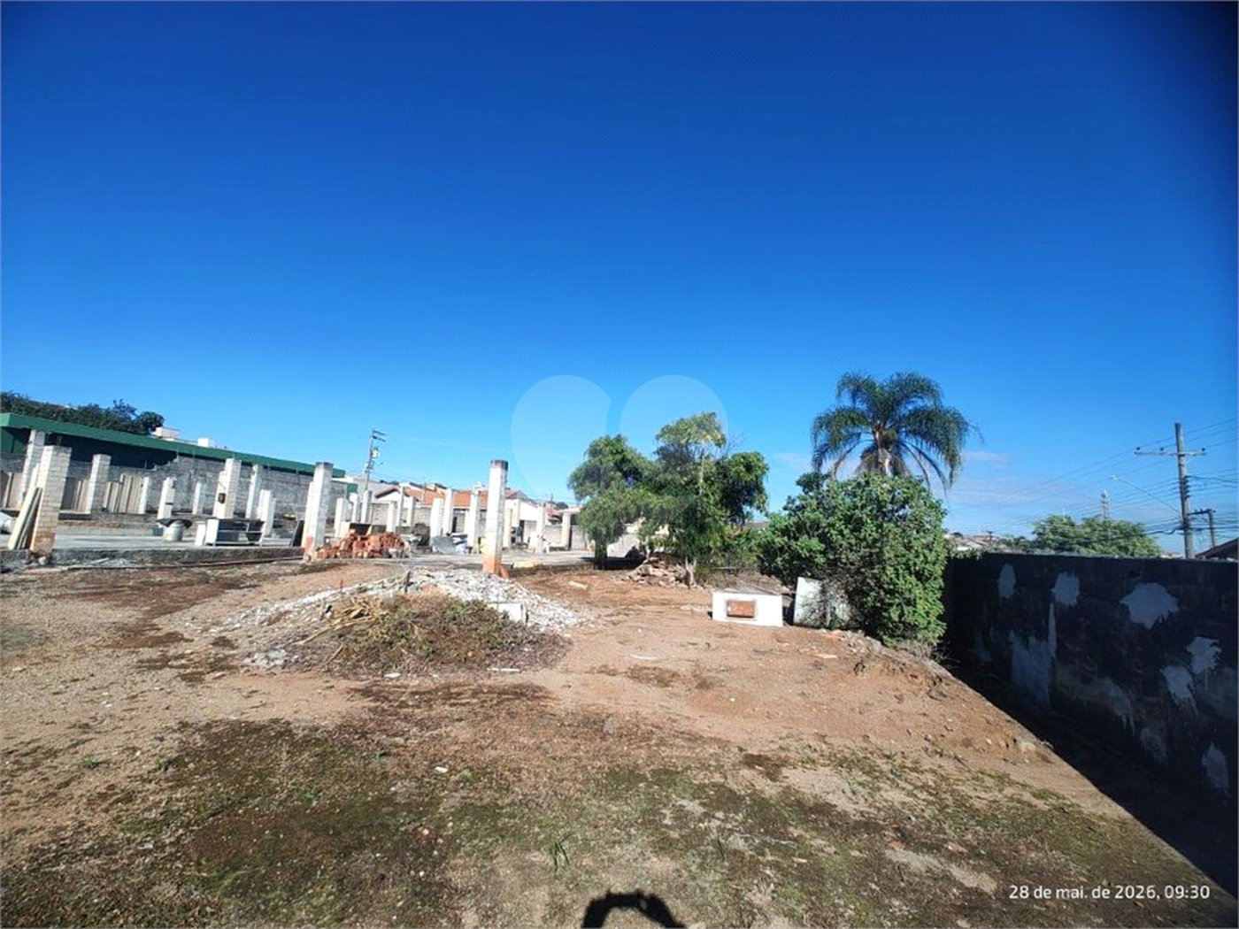 Terreno em Atibaia com 2.784 metros para construção de apartamentos ou salões comerciais, excelente localização
