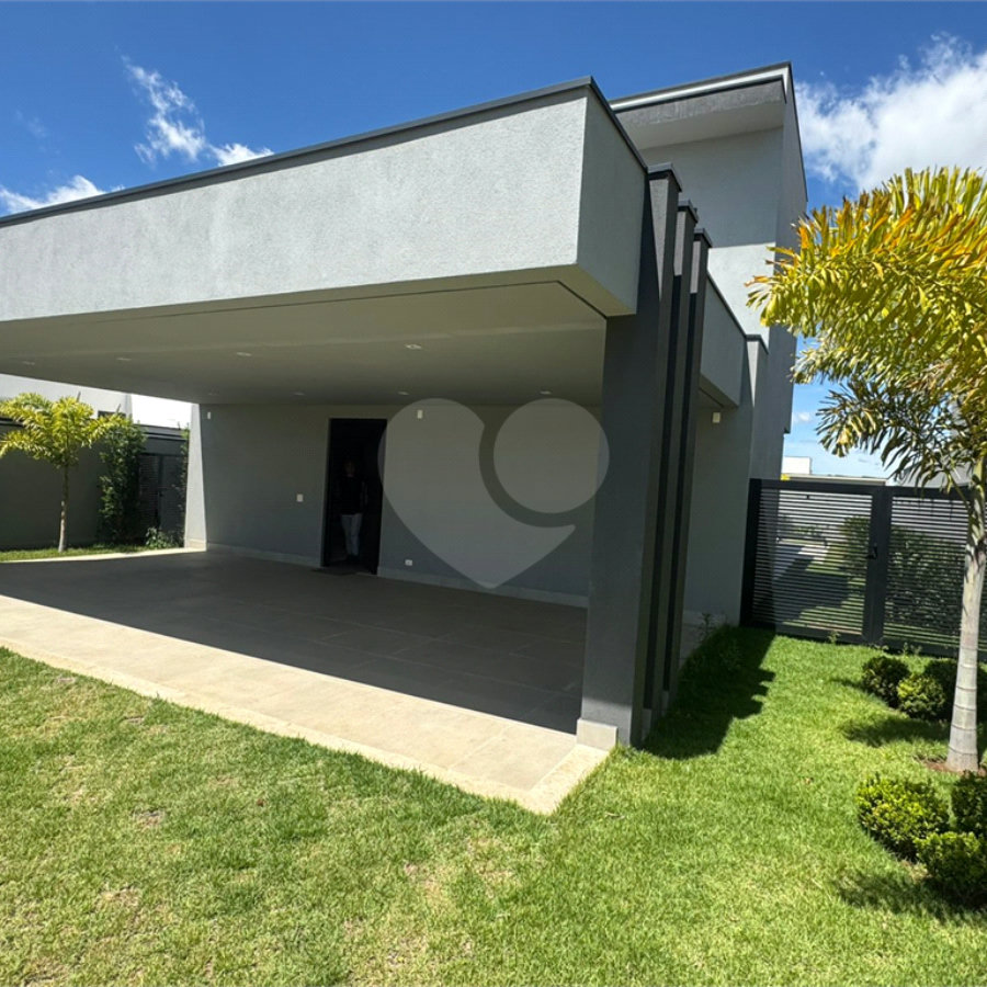 Casa à venda com 4 suítes no condomínio Villas do Golf, Itu - SP
