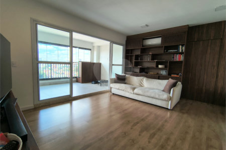Apartamento à venda com 2 quartos, sendo 1 suíte,  em Jardim Caravelas, São Paulo, SP