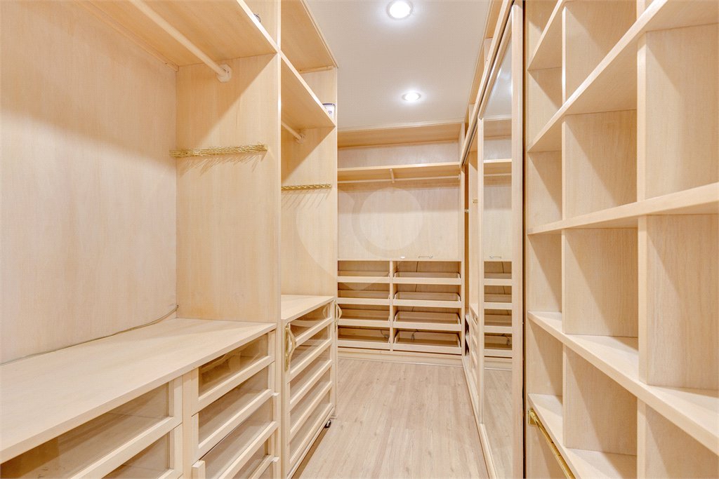Casa à venda com 4 suítes no condomínio Chácara Flora, São Paulo - SP