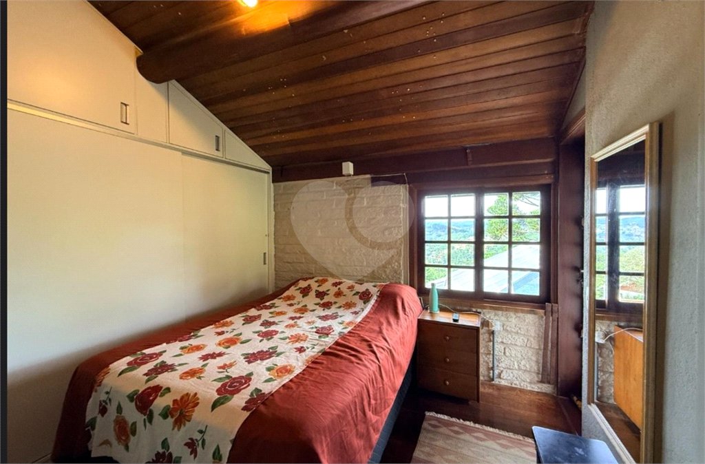 Casa à venda com 4 suítes em Vila Natal, Campos do Jordão, SP