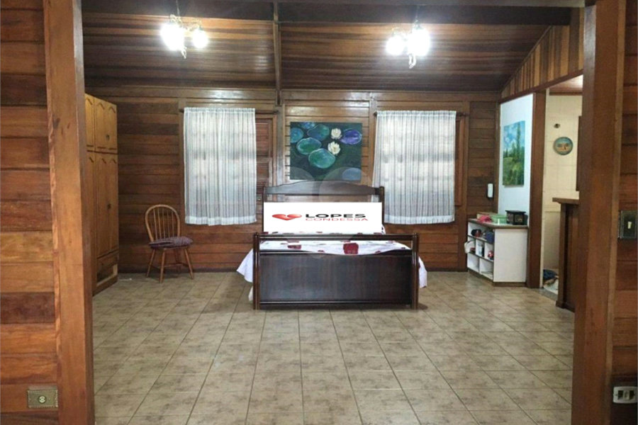 Casa à venda com 4 quartos, sendo 1 suíte, no condomínio Loteamento Haras El Passo, Mairiporã - SP