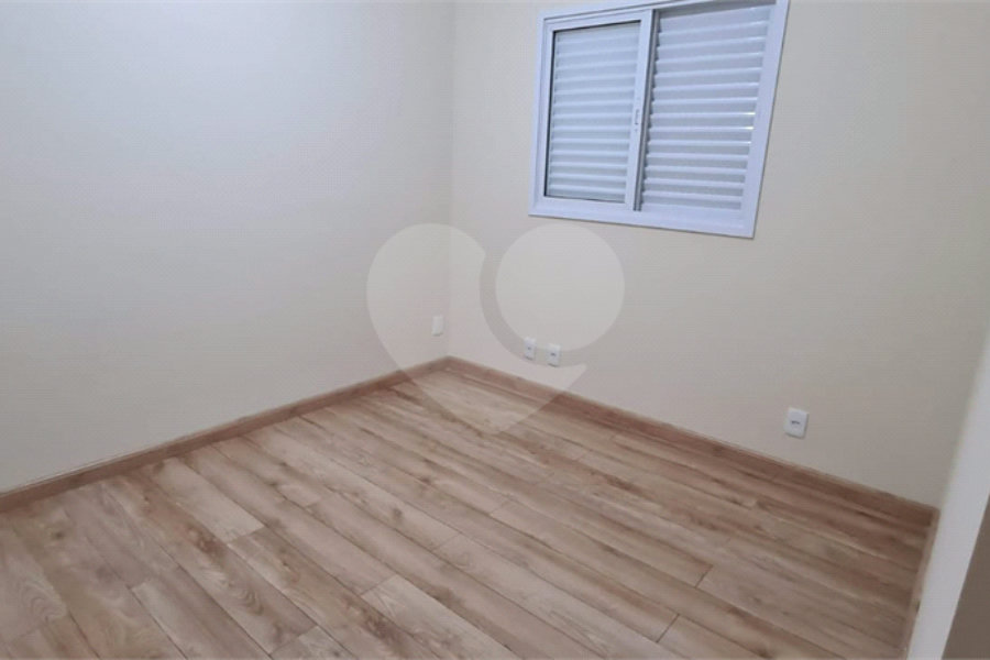 Casa à venda com 3 quartos, sendo 1 suíte, no condomínio Alvorada Parque Vitória, São Paulo - SP