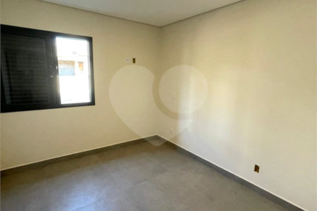 Casa à venda com 3 quartos, sendo 1 suíte, em Portal do Bosque, Louveira, SP