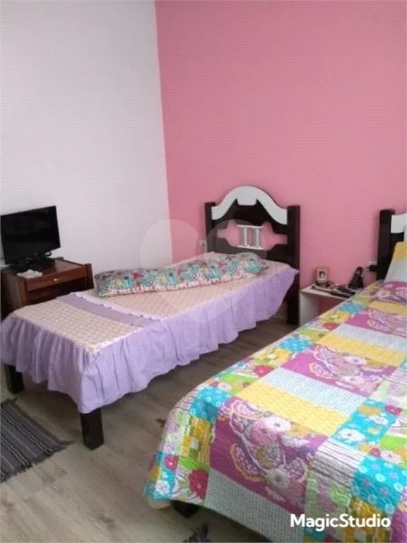 Sobrado com 246m², 3 quartos, sendo 1 suíte, 7 vagas de garagem, à venda no Jd das Maravilhas, em Santo André