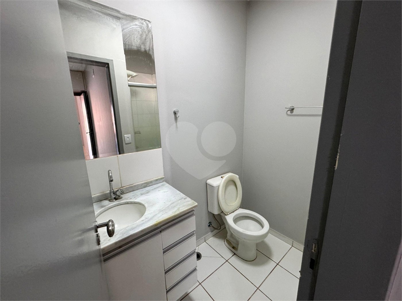 Casa à venda com 3 quartos, sendo 1 suíte, no condomínio Terra Nova, Várzea Grande - MT