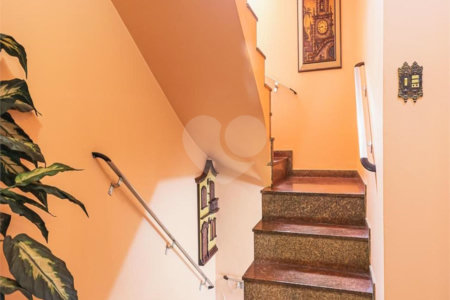 Casa à venda com 4 quartos, sendo 3 suítes,  em Osvaldo Cruz, São Caetano do Sul, SP