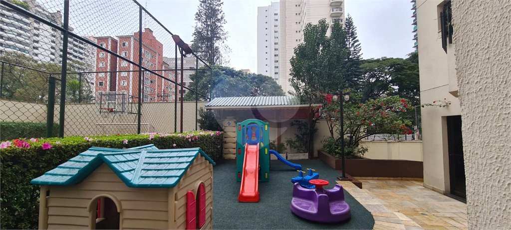 Apartamento à venda com 3 quartos, sendo 1 suíte,  em Indianópolis, São Paulo, SP