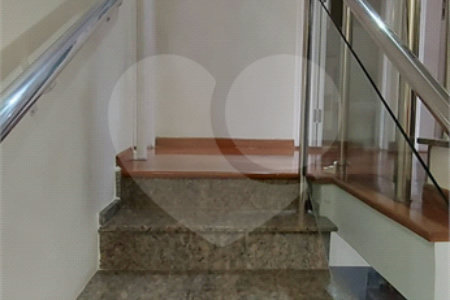 Casa à venda com 3 quartos, sendo 1 suíte, no condomínio Ville Resedá, São Paulo - SP