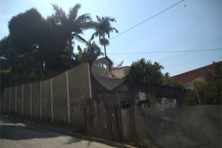 Casa à venda com 3 quartos, sendo 1 suíte,  em Vila Oliveira, Mogi das Cruzes, SP