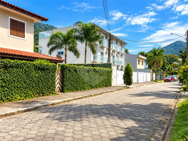 Casa à venda com 2 quartos, sendo 1 suíte,  no condomínio Scarlatt, São Sebastião - SP