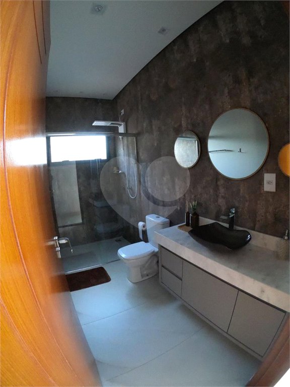 Sobrado à venda com 4 quartos, sendo 2 suítes,  no Centro, Joanópolis, SP