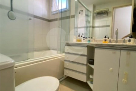 Apartamento à venda com 3 quartos, sendo 1 suíte, em Vila Andrade, São Paulo, SP