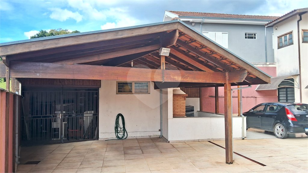 Sobrado à venda com 4 quartos, sendo 2 suítes, em Jardim Quisisana, Poços de Caldas, MG