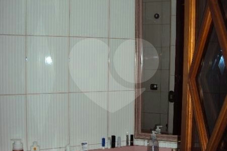 Sobrado à venda com 4 quartos, sendo 2 suítes, em Jardim Peri Peri, São Paulo, SP