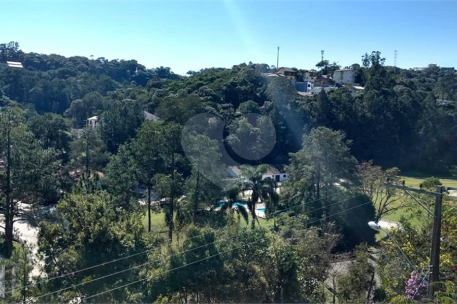 Sobrado à venda com 3 quartos, sendo 1 suíte, em Serra da Cantareira, Mairiporã, SP