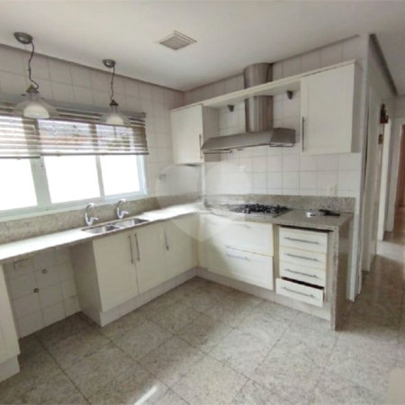 Casa à venda com 5 quartos, sendo 4 suítes,  em Parque dos Príncipes, São Paulo, SP