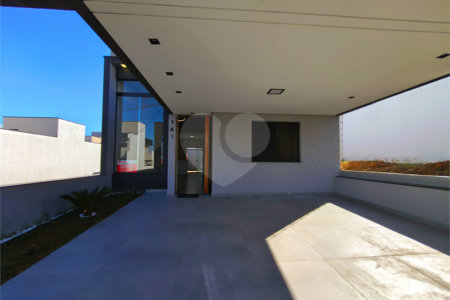 Casa à venda com 3 quartos, sendo 1 suíte, no condomínio Horto Florestal Villagio, Sorocaba - SP