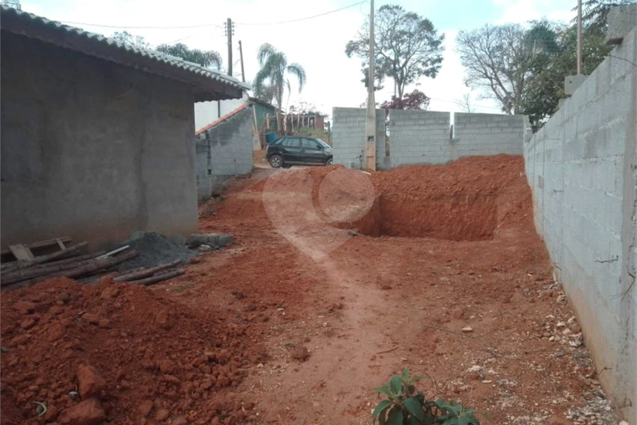 Casa à venda com 2 quartos, sendo 1 suíte, em Canjica (terra Preta), Mairiporã, SP