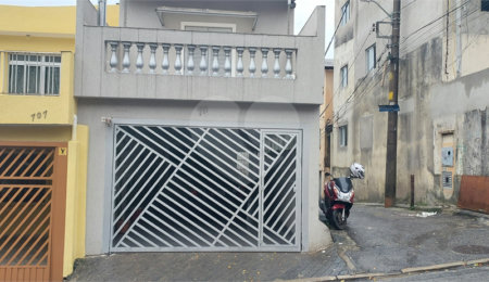 Casa à venda com 3 quartos, sendo 1 suíte, em Vila Gustavo, São Paulo, SP