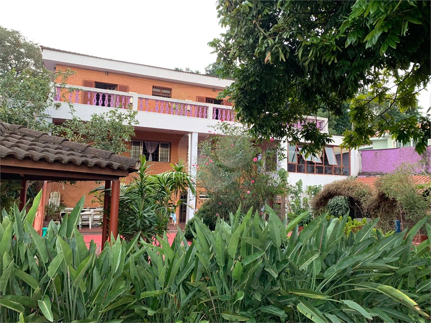 Sobrado à venda ou para alugar com 5 quartos, sendo 4 suítes, em Chácara Monte Alegre, São Paulo, SP