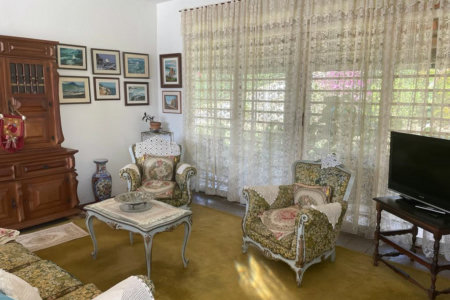 Casa à venda com 3 quartos, sendo 1 suíte, no condomínio Estância Marambaia, Vinhedo - SP