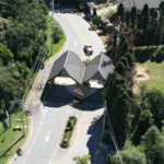 Casa à venda com 4 suítes no condomínio Alpes da Cantareira, Mairiporã - SP