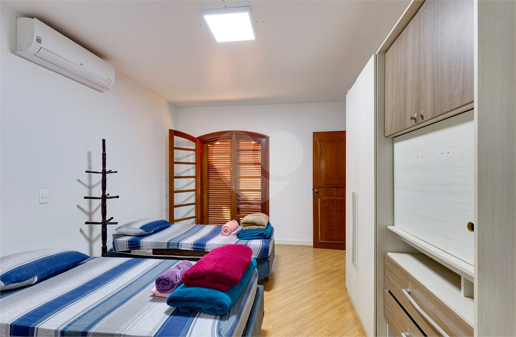 Casa Térrea à venda com 5 quartos, sendo 2 suítes, em Alto da Boa Vista, São Paulo, SP