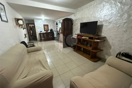 Sobrado à venda com 3 quartos, sendo 1 suíte,  em Jardim Prudência, São Paulo, SP