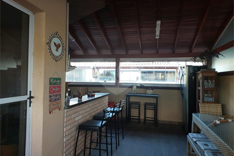 Casa à venda com 3 quartos, sendo 1 suíte, no condomínio Algarve Residencial, São Paulo - SP