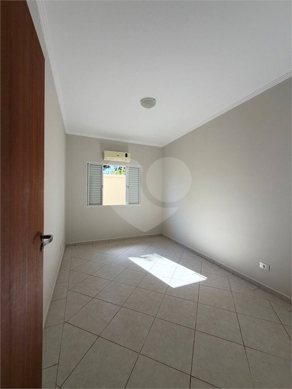 Casa à venda com 3 quartos, sendo 1 suíte, no condomínio Bela Vita, Atibaia - SP