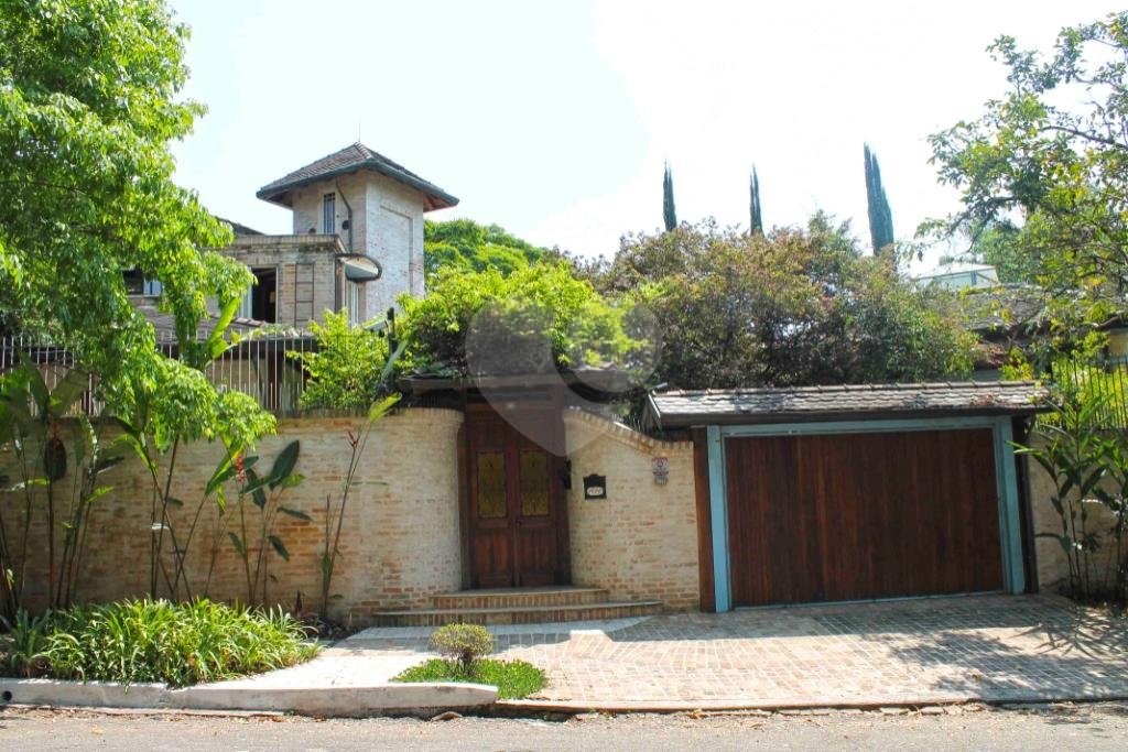 Sobrado à venda com 7 quartos, sendo 5 suítes, em Alto da Boa Vista, São Paulo, SP