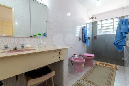 Sobrado à venda com 4 quartos, sendo 2 suítes, em Brooklin Velho, São Paulo, SP