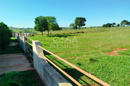 Chácara à venda com 3 quartos, sendo 1 suíte,  em Área Rural de Emilianópolis, Emilianópolis, SP