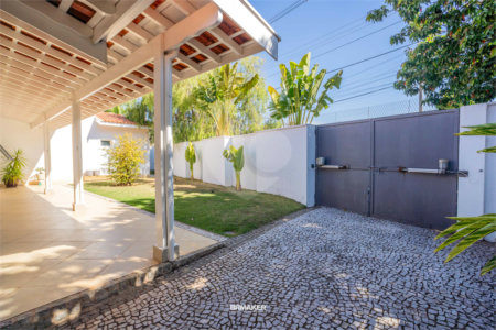Casa à venda com 3 quartos, sendo 1 suíte,  no condomínio Vinhas da Vista Alegre - Lado Sede, Vinhedo - SP