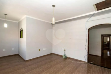 Casa à venda com 5 quartos, sendo 1 suíte, em Vila Rosália, Guarulhos, SP