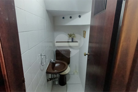 Sobrado à venda com 5 quartos, sendo 2 suítes,  em Parque Continental, São Paulo, SP