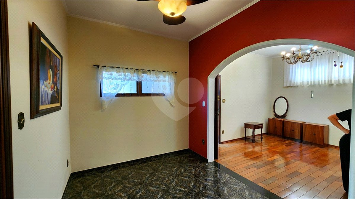 Casa à venda com 2 quartos no Centro, Araraquara, SP