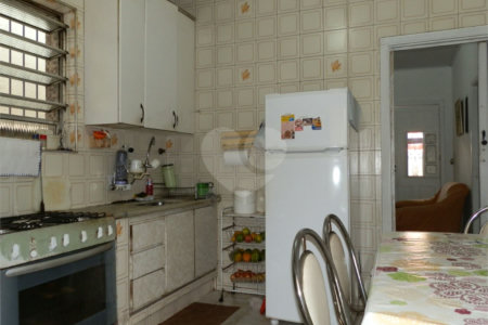 Casa Térrea à venda com 3 quartos, sendo 1 suíte,  em Vila Santo Estéfano, São Paulo, SP