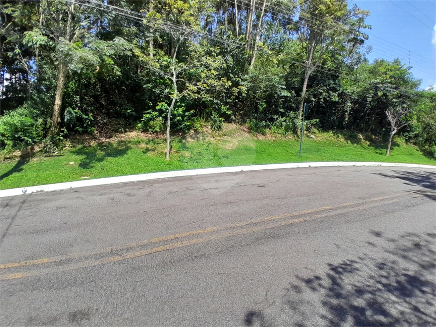 Terreno à venda no condomínio Suíça da Cantareira, Mairiporã - SP