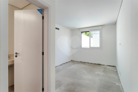 Casa à venda com 4 suítes no condomínio Edifício Jade, São Paulo - SP