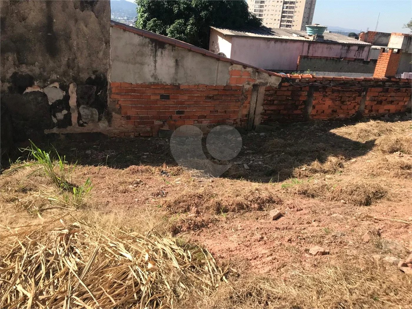 Terreno à venda com 2 quartos em Vila Martins, Carapicuíba, SP