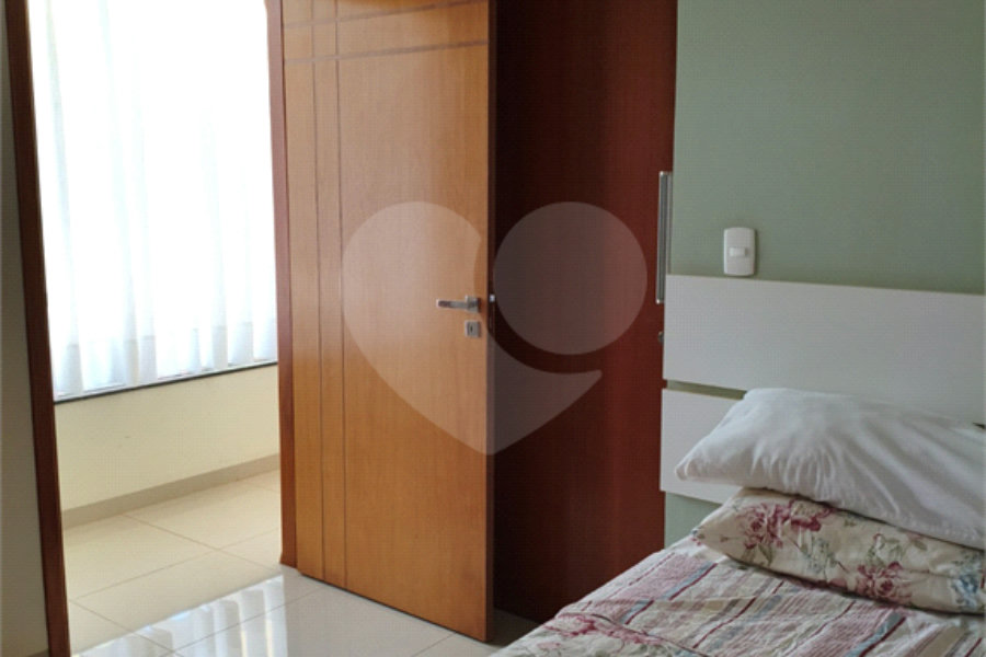Casa à venda com 3 suítes em Carmo, Araraquara, SP