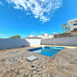 Casa à venda com 4 suítes no condomínio Terras de São Francisco, Vinhedo - SP