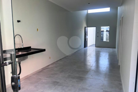 Casa à Venda no bairro Parque dos Flamboyants em São Carlos/SP