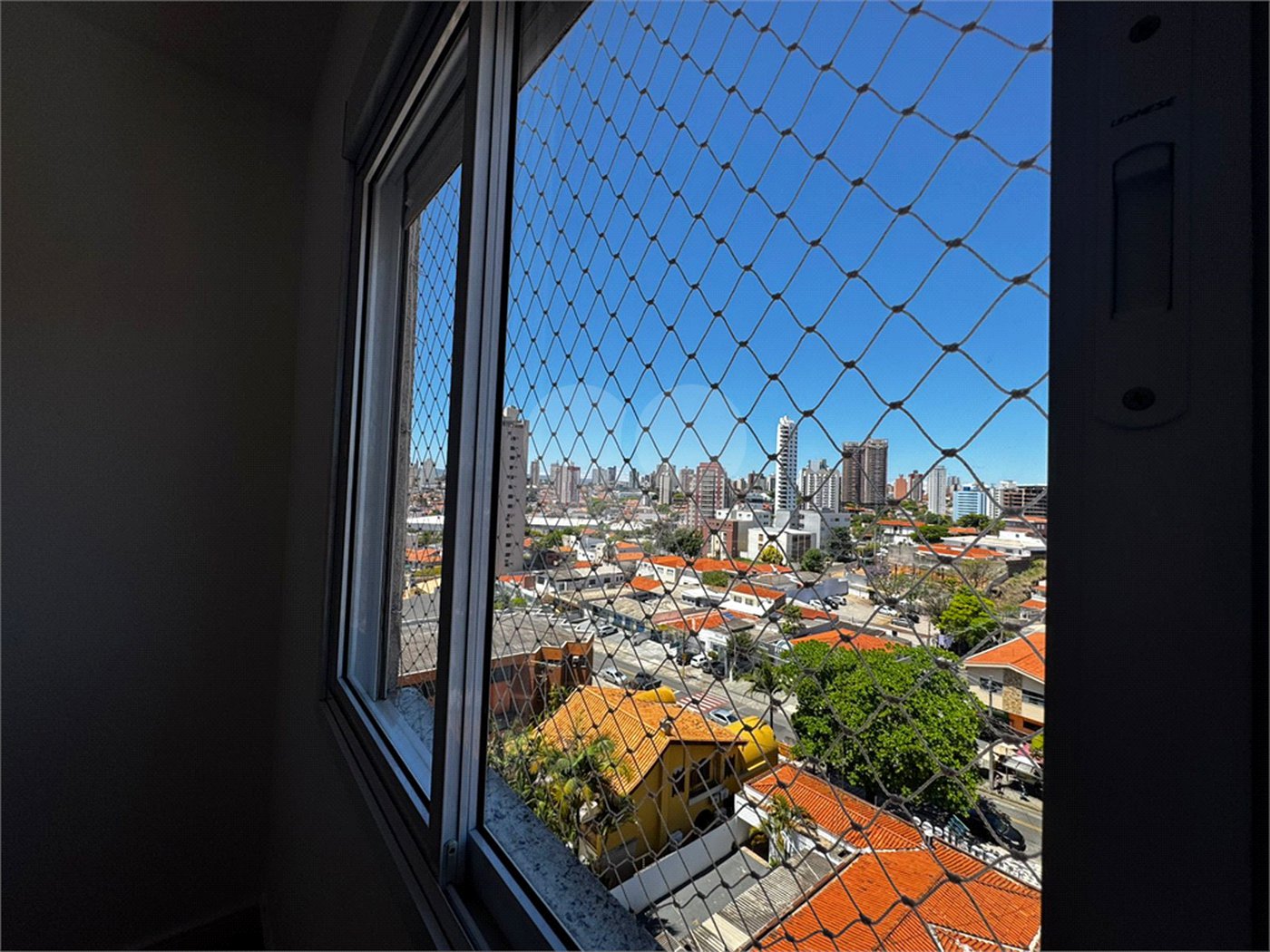 Apartamento à venda ou para alugar com 3 quartos, sendo 1 suíte,  em Vila Trujillo, Sorocaba, SP