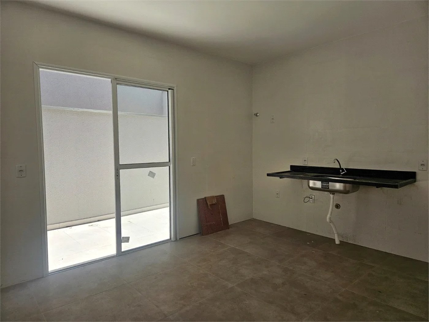 Casa à venda com 2 suítes em Jardim Pinheiros, São Paulo, SP