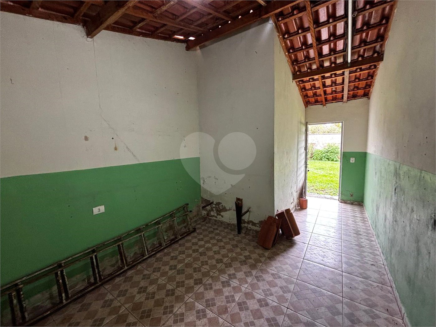 Casa à venda com 4 quartos, sendo 2 suítes, no condomínio Zuleika Jabour, Salto - SP