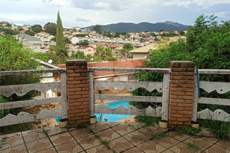 Casa Térrea à venda com 4 quartos, sendo 2 suítes,  em Jardim Paulista, Atibaia, SP