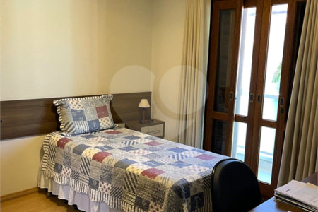 Casa Térrea à venda com 5 quartos, sendo 1 suíte, em Vila Santana, Mogi das Cruzes, SP